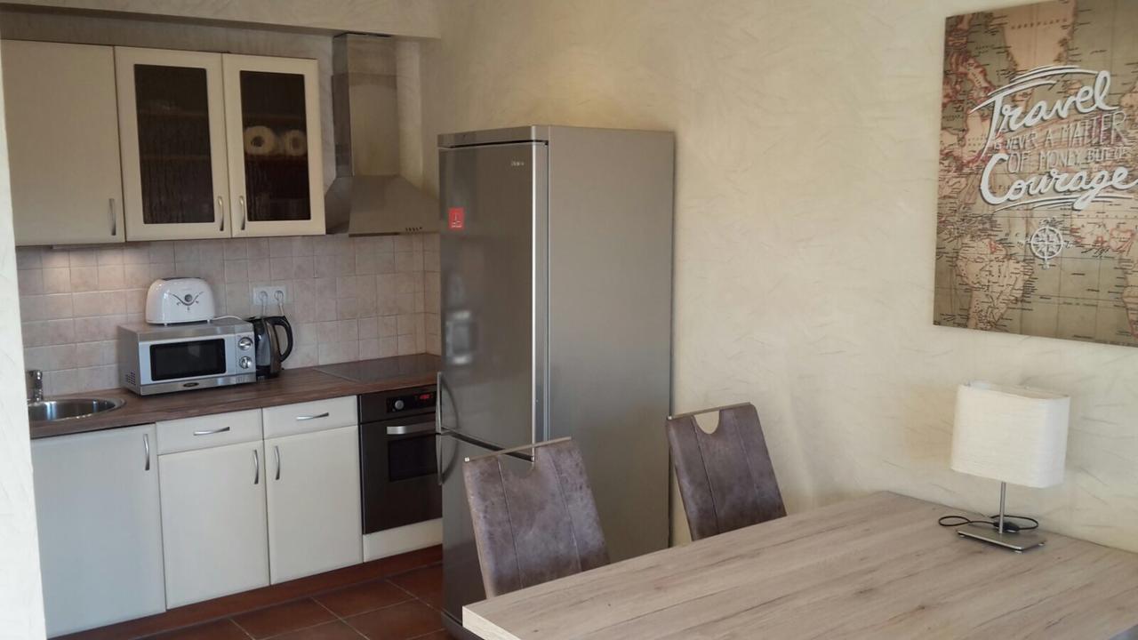Aden Free Parking Apartmán *