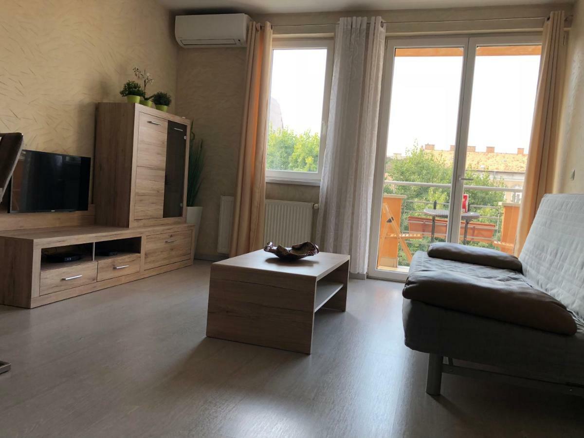 Aden Free Parking Apartmán